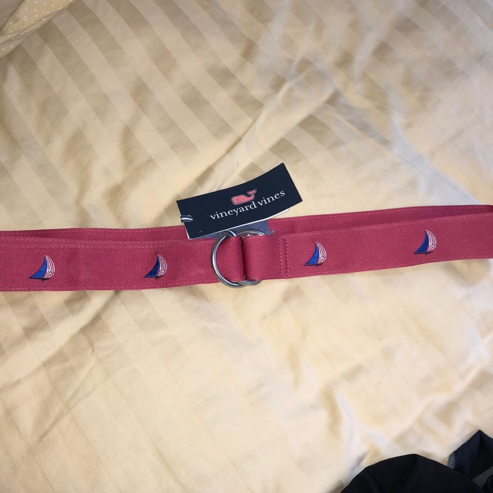 NWT Vineyard Vines belt sailboats Large NEW